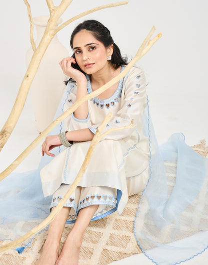 Dilzaah Straight Suit set with Cut Heart work