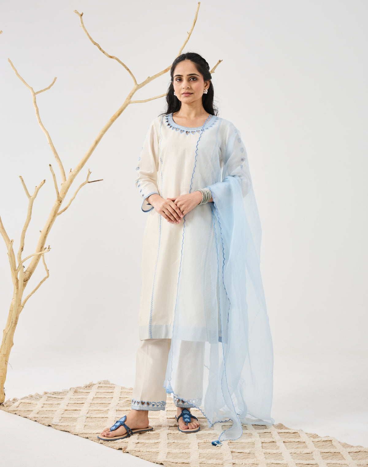 Dilzaah Straight Suit set with Cut Heart work