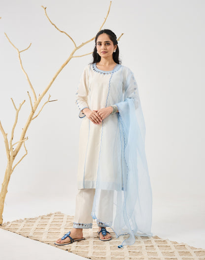 Dilzaah Straight Suit set with Cut Heart work